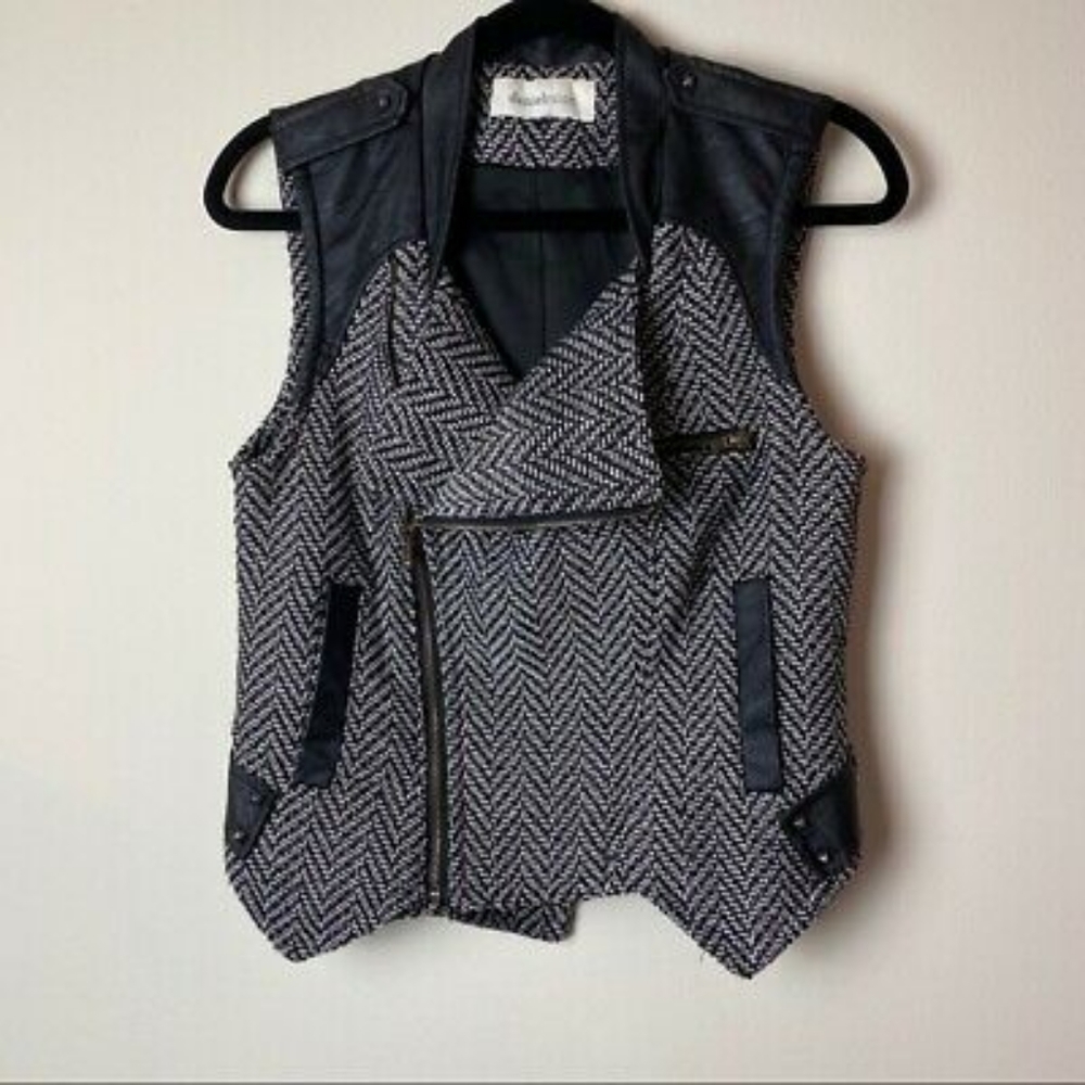 Daniel Rainn moto vest